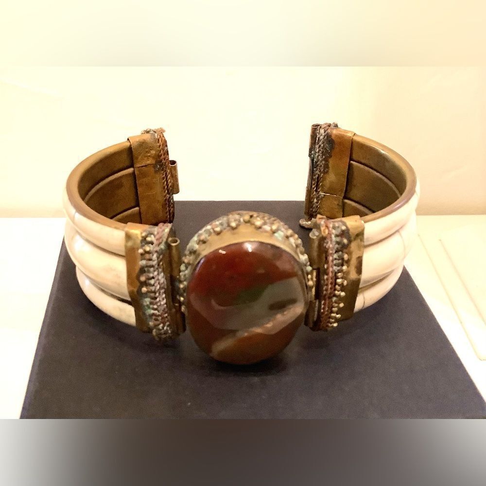 Agate Stone Brass Bracelet Stone Cuff 70’s -80’s Vintage Chunky Bracelet